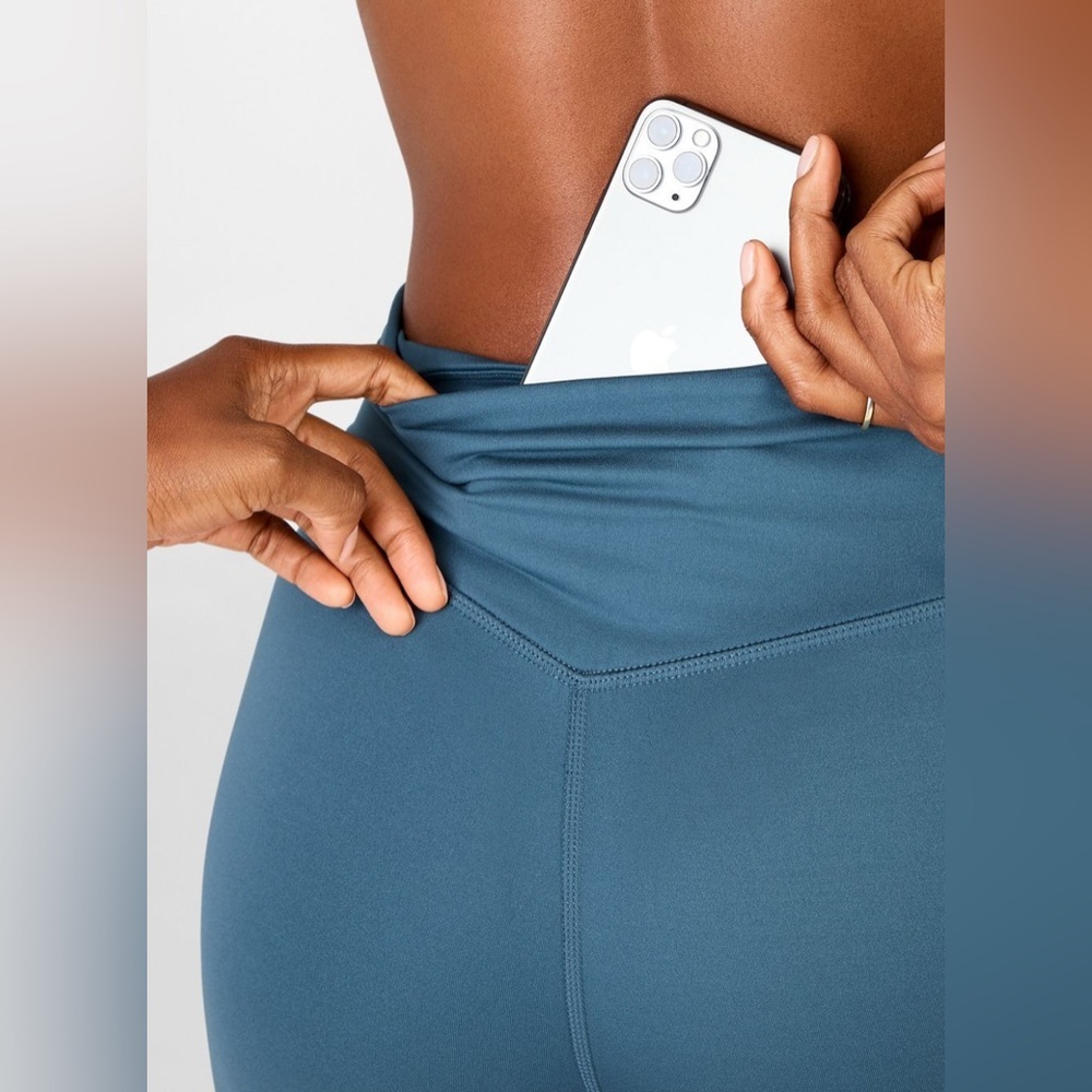 Uec Fabletics Anywhere Motion 360 High Rise Crop … - image 3